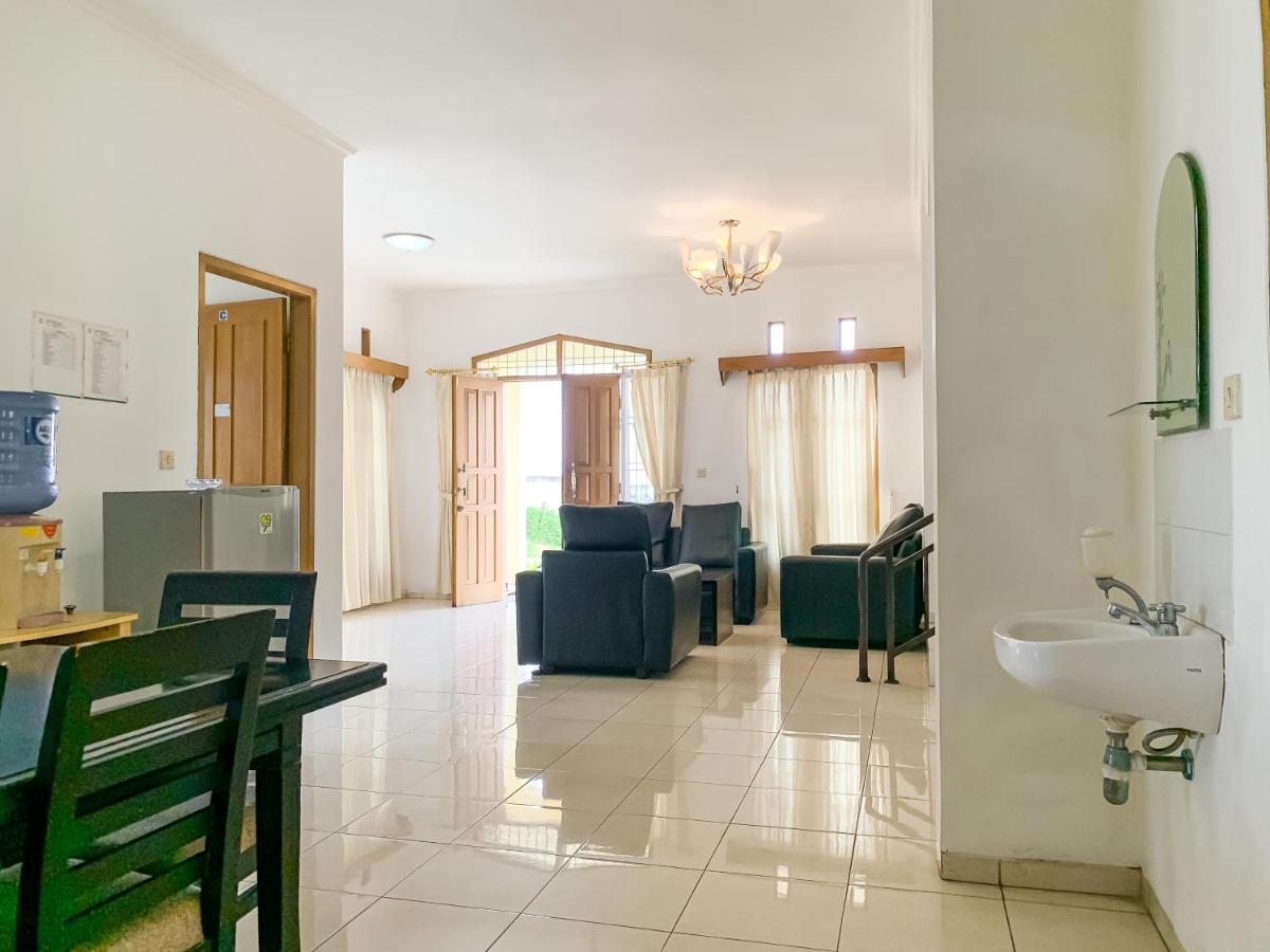 Beranda Istirahat Villa 4Br At Galaxy Resort Puncak Cikundul Экстерьер фото